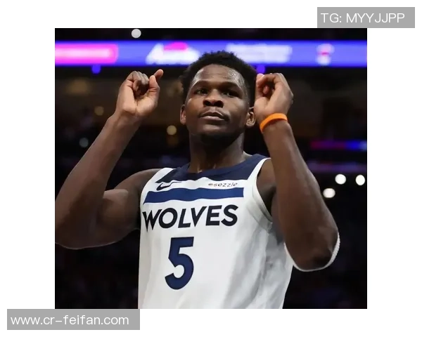 爱德华兹复出表现惊艳末节连中高难三分狂砍55分险些逆转比赛