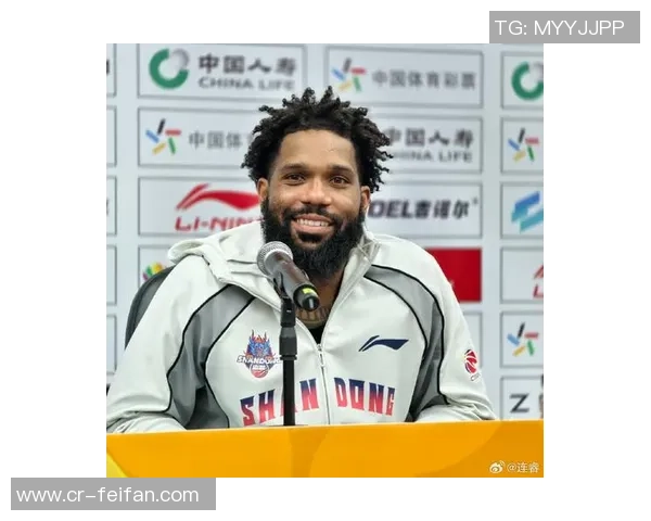 鲍威尔半场表现出色9投4中砍下15分助力球队取得领先优势 鲍威尔半场表现出色9投4中砍下15分助力球队取得领先优势