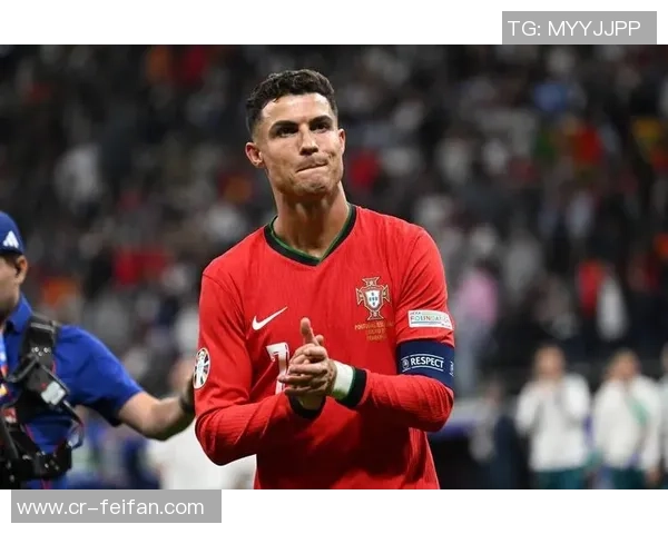 凯莱赫扑点神勇展现实力成功封堵C罗B费与姆巴佩的点球挑战 凯莱赫扑点神勇展现实力成功封堵C罗B费与姆巴佩的点球挑战