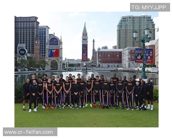 狄龙模仿狗叫逗乐布克伊森妈妈无奈表示真不想看到这种场面 狄龙模仿狗叫逗乐布克伊森妈妈无奈表示真不想看到这种场面